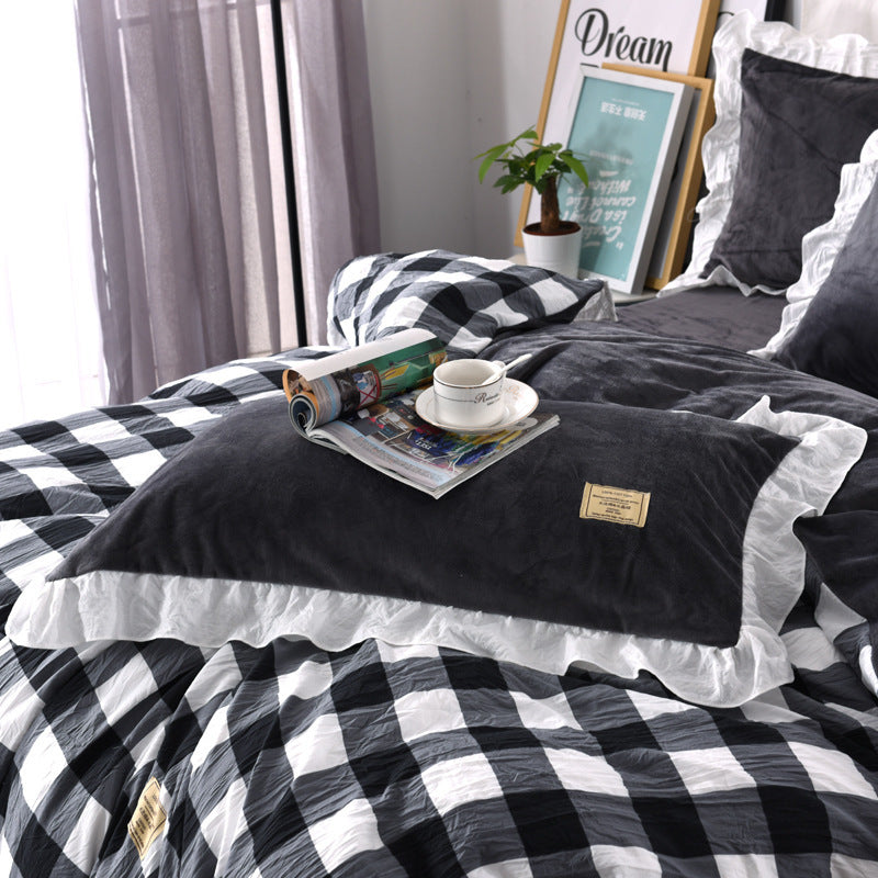 4-Piece Lattice Bed Set – Soft Duvet Cover, Sheets & Pillowcases