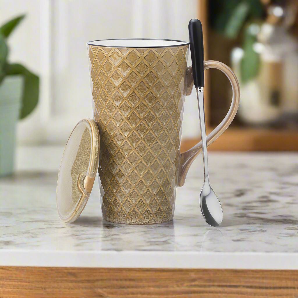 Sheila Merchandise handcrafted ceramic tea mug with lid and spoon in textured vintage design