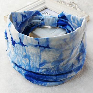 Sheila Merchandise blue and white retro tie dye headband with soft fabric and gathered stretch design