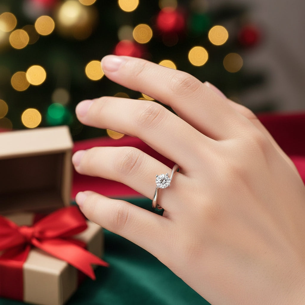 Sterling Silver Zircon Ring.