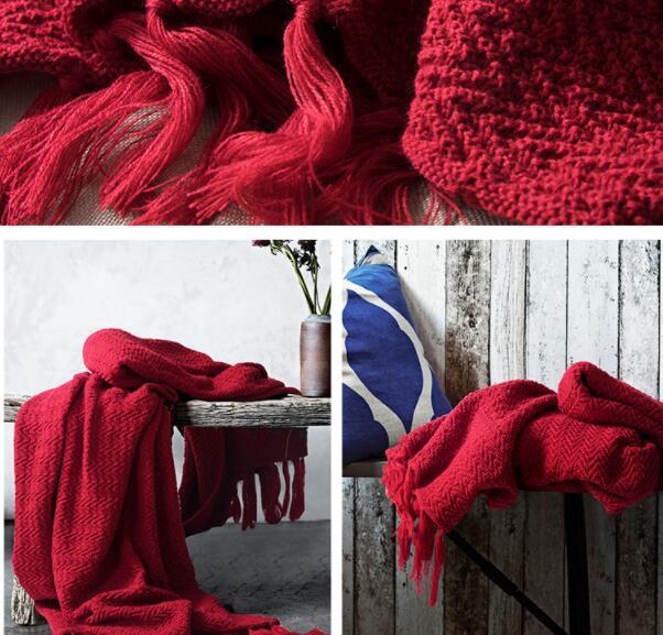 Warm & Cozy Knitted Throw Blanket – Soft Decorative Red Blanket