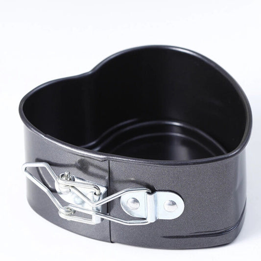 The heart-shaped pan  non stick baking cake mold bottom pan cake