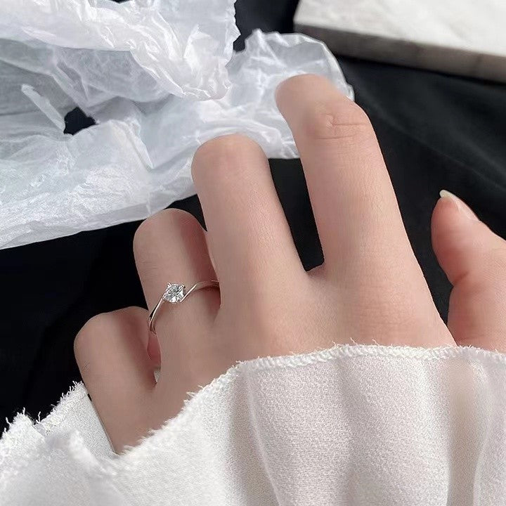 Sterling Silver Zircon Ring.